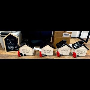 There’s No Place Like Home house canister Rae Dunn NWT